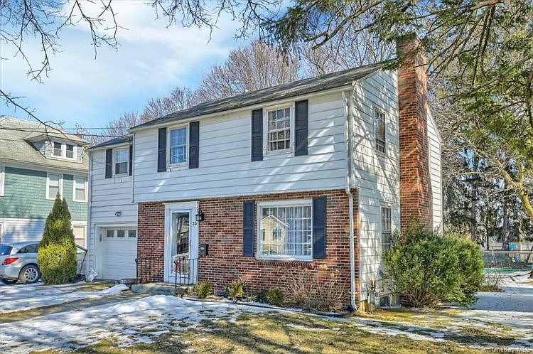 1st image of 23 Fairlawn Ave