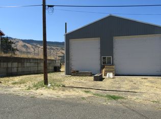 118 Klickitat Ave, Lyle, WA 98635