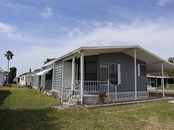 3rd image of 548 Squire Ln