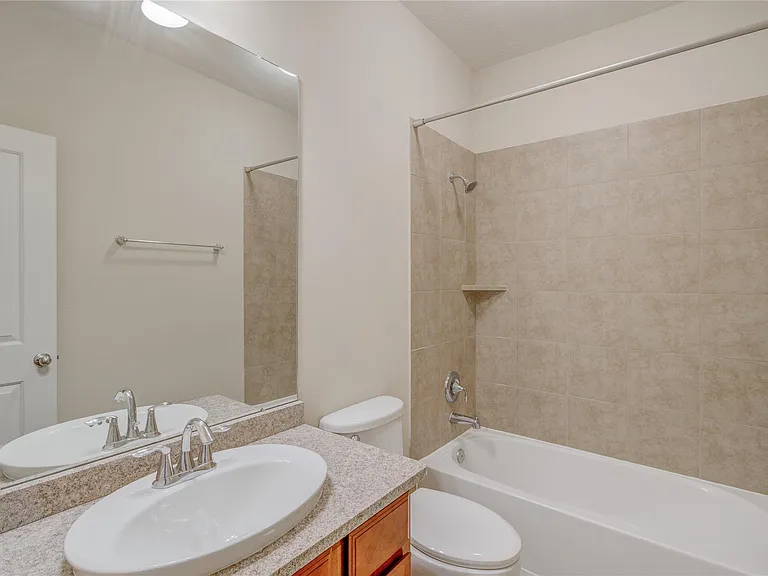 70 S Almondell Cir — Photo 26