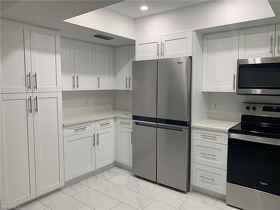 5th image of 310 Carnaby CT