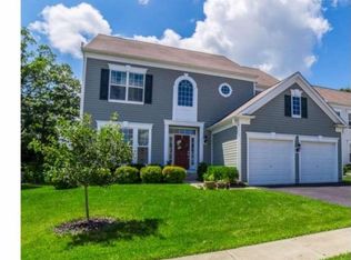 322 W Armstrong Dr, Fountainville, PA 18923
