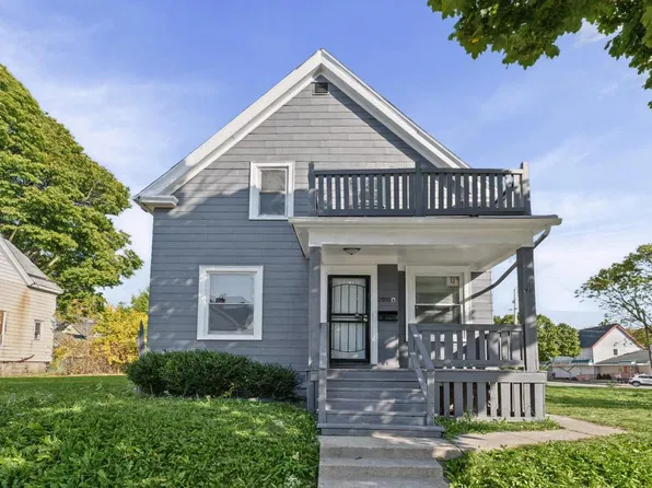 2910 N 17th STREET, Milwaukee, WI 53206