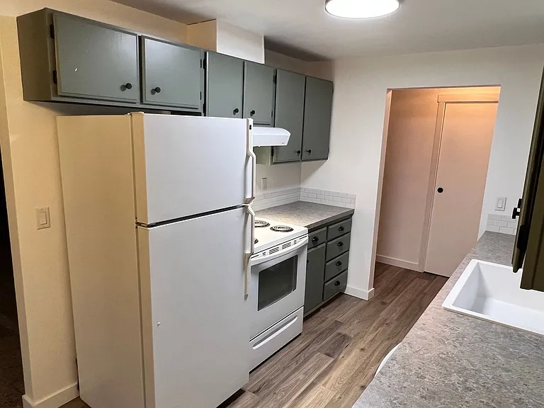 5826 Armour Loop SE — Photo 11
