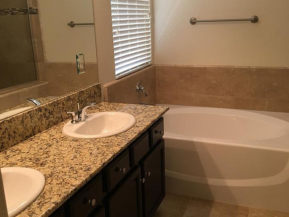 Master Bathroom, Shower and Bathtub