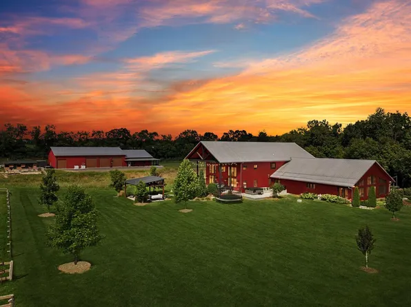 2575 County Highway Cc, Hartford, WI 53027