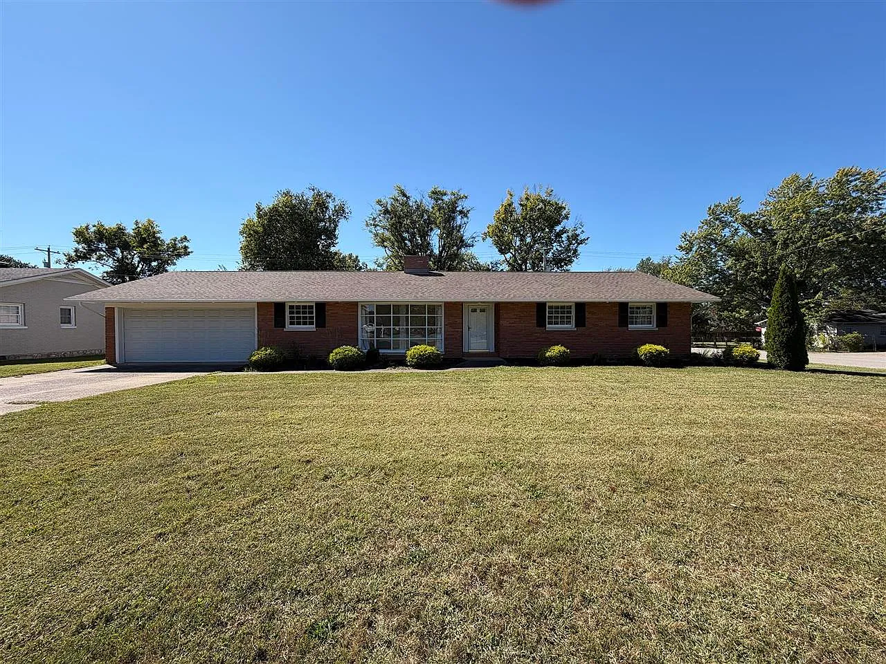 3 bed, 1943 sqft, $2,200 — Photo 3
