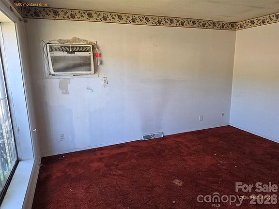 5th image of 1600 Montana Dr