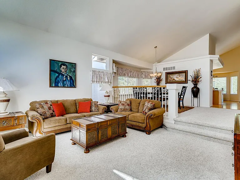 10266 Jill Ave — Photo 2