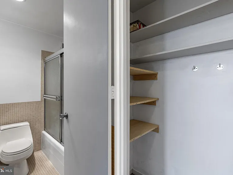 4000 N Charles St #905 — Photo 10