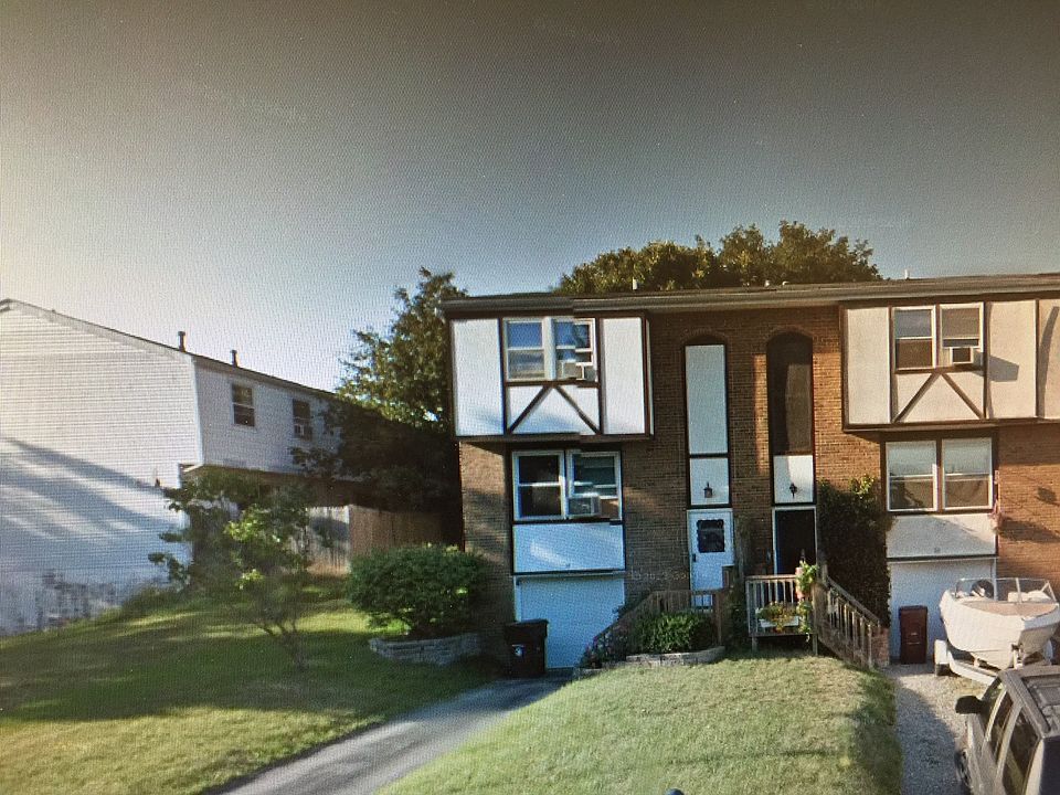 1st image of 33 Carriage Ct