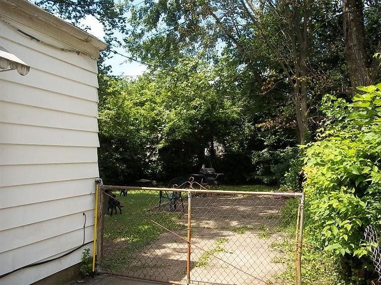 2nd image of 613 N Gettysburg Ave