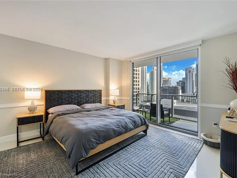 31 SE 6th St #2207 — Photo 7