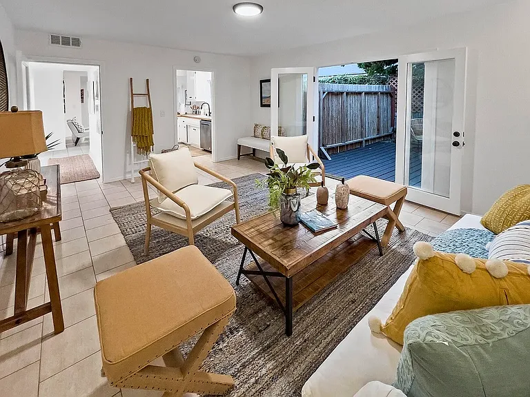 1455 Sterling Ave — Photo 3
