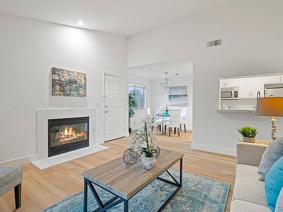 5th image of 994 Lake Isabella Way