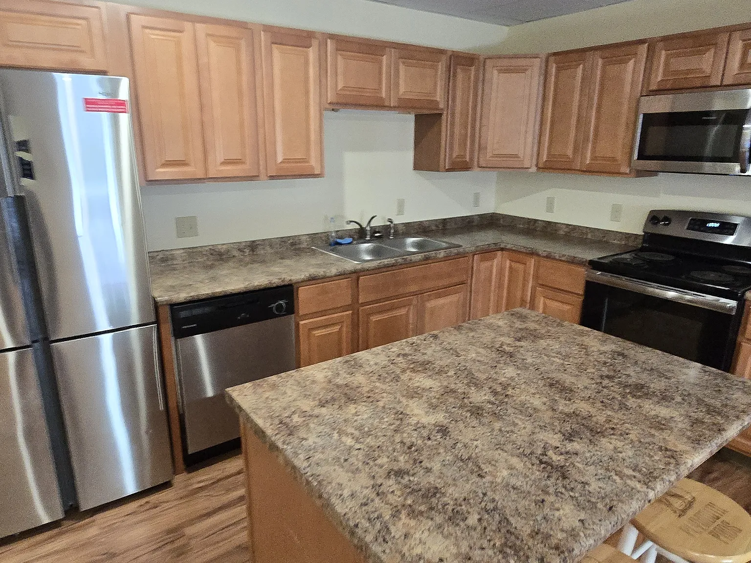 3 bed, 1100 sqft, $2,650 — Photo 1