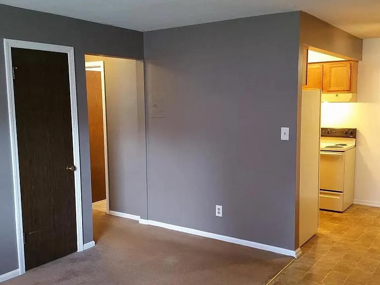 833 Garden Ave — Photo 1