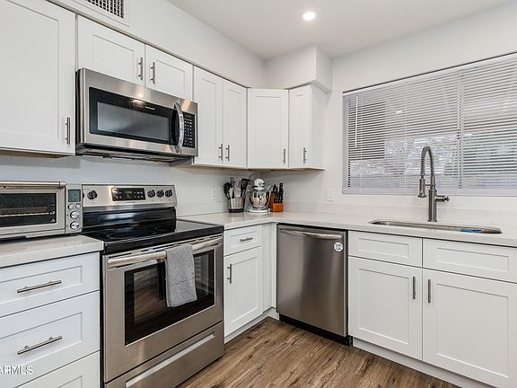 5th image of 2739 W CHARLESTON Avenue