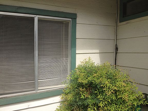 3rd image of 2554 Irvington Ave