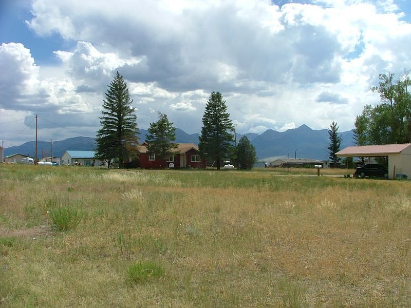 1st image of 831 Silver Cir