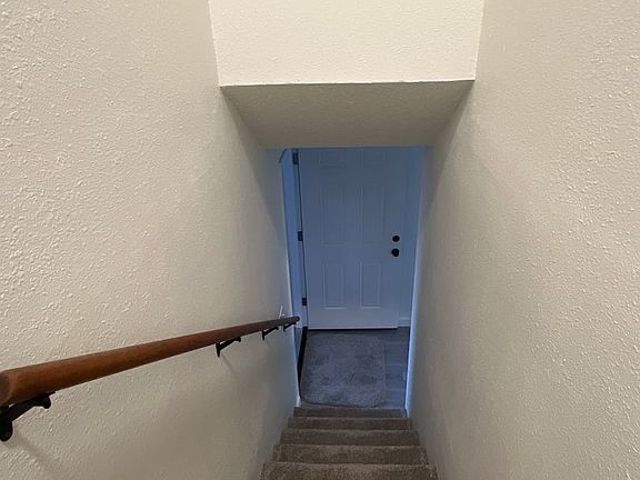 5th image of 550 Schetter Ave APT 2