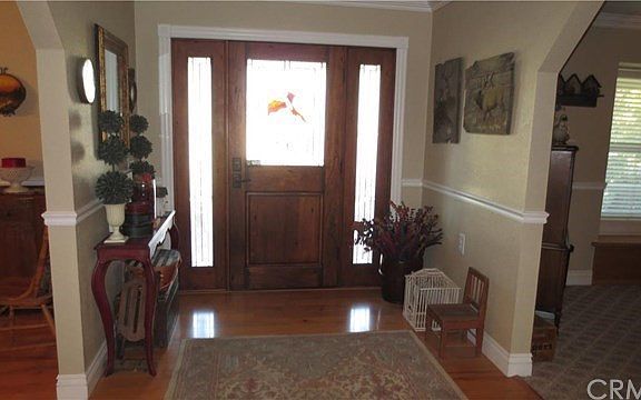 Formal entry/Foyer with custom door