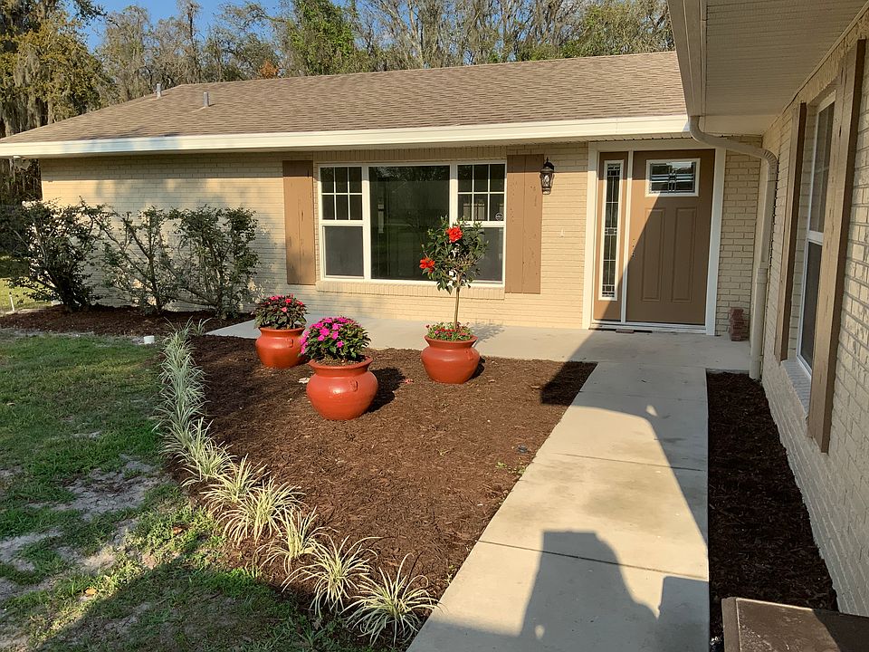 1st image of 225 Denese Ln