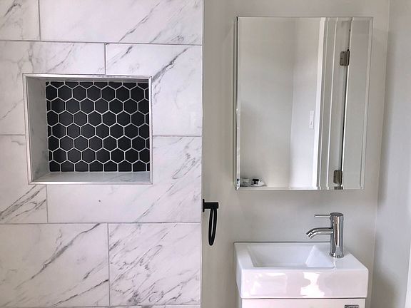 4th image of 44 W 15th St #5
