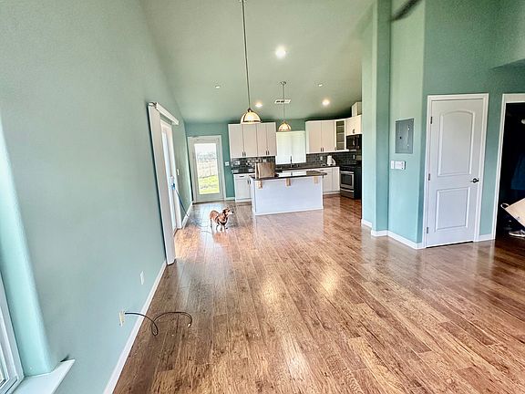 2nd image of 1455 Lakeside Dr