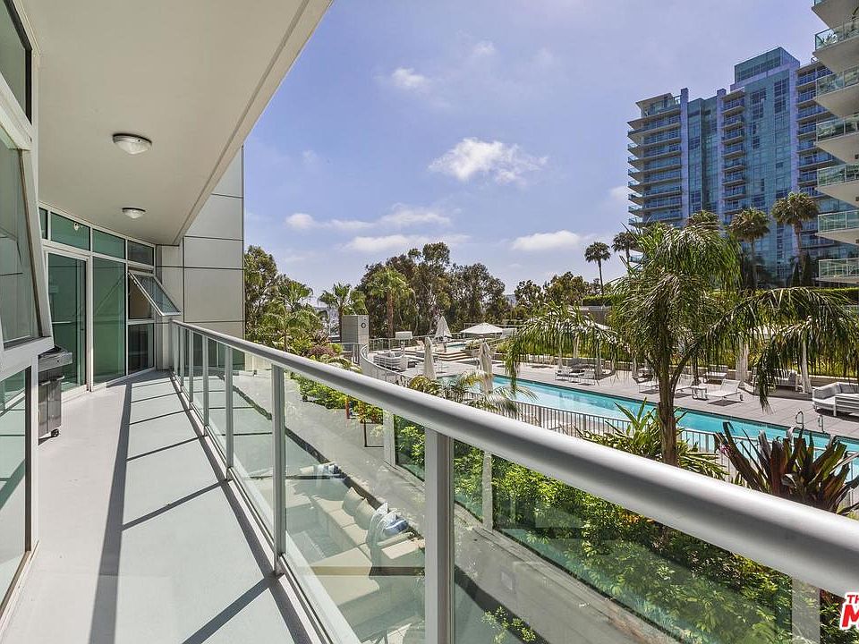 1st image of 13600 Marina Pointe Dr Unit 412