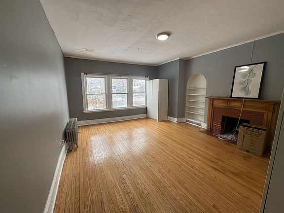4th image of 1228 Oak Ave #2S