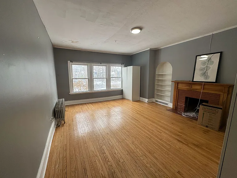 1228 Oak Ave #2S — Photo 4