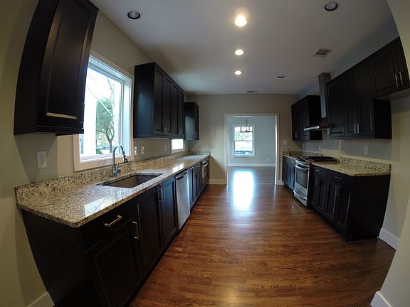 2nd image of 204 Primera Dr