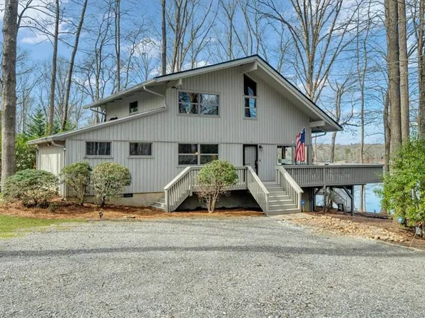 3184 Lake Ranch Dr, Gainesville, GA 30506