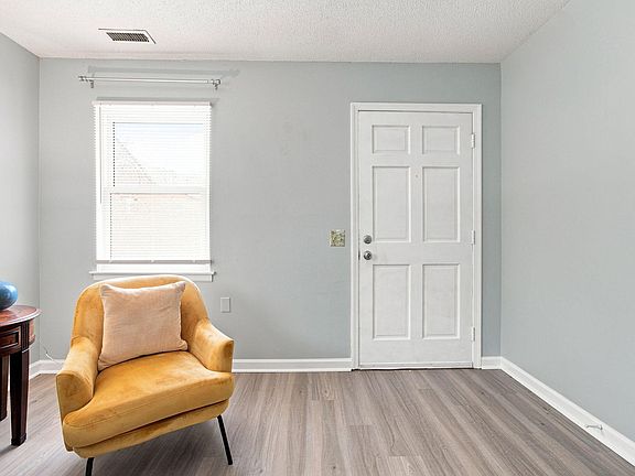 4th image of 7401 Longstreet Dr