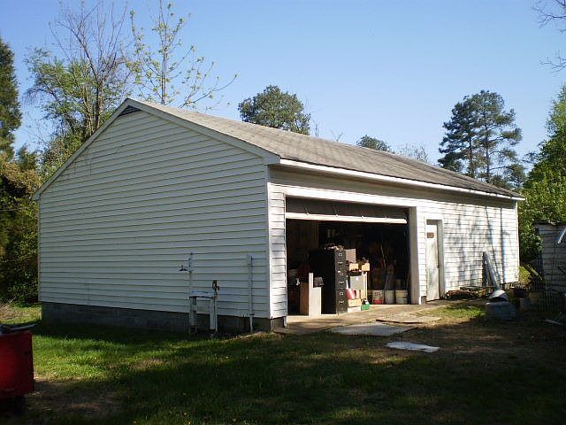 HUGE 20 x 40 Garage