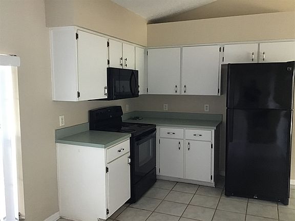 4th image of 224 Grovepark Dr