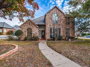 2824 Naples Dr, Hurst, TX 76054