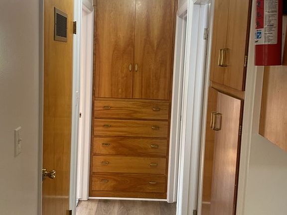 5th image of 525 Brookside Pl #4