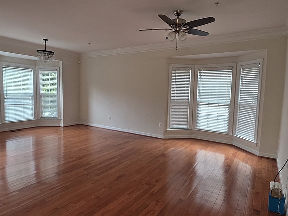 3rd image of 3314 Castle Ridge Cir #17