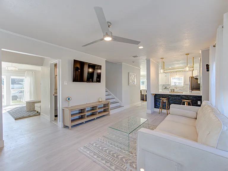 3317 Arbor St — Photo 14