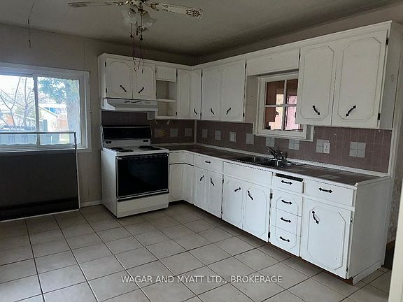 2nd image of 172 B Richard St
