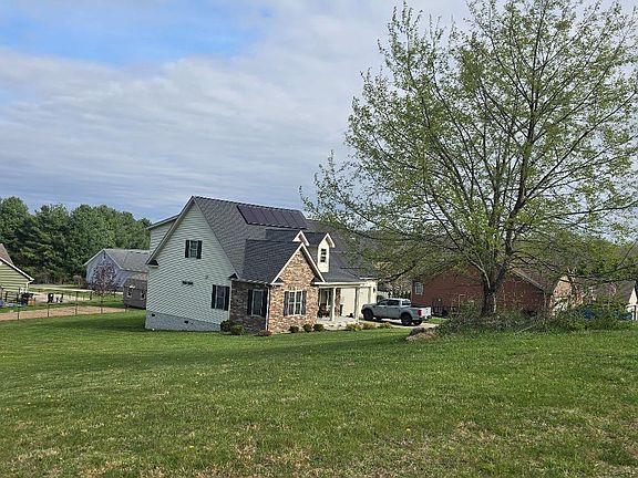 3rd image of 122 Ridge Point Cir