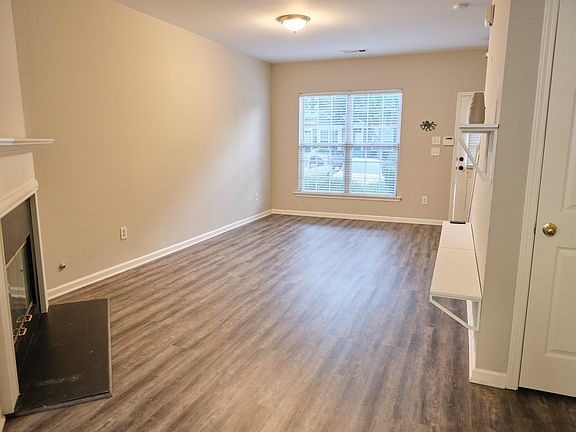 4th image of 3287 Hidden Cove Cir