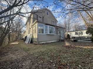 120 W 9th St, Huntington Station, NY 11746