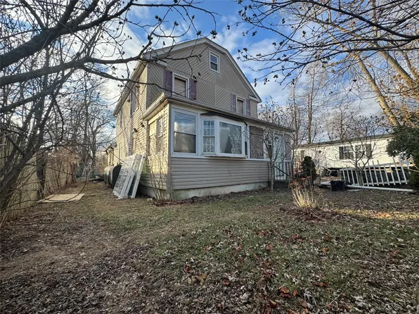 120 W 9th Street, Huntington Station, NY 11746