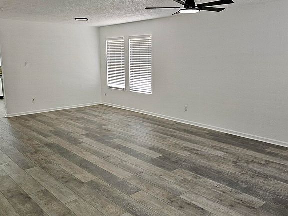 2nd image of 2436 Chestnut Dr