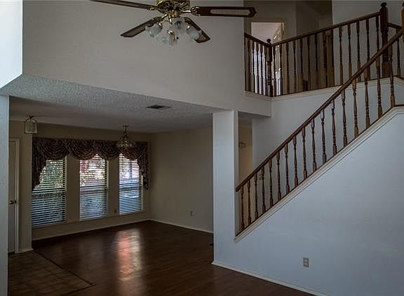 5th image of 412 Kyle Dr