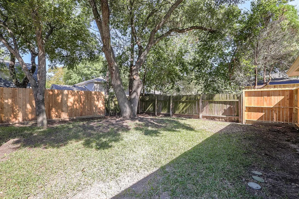 Building Photo - 11402 Brook Meadows Ln