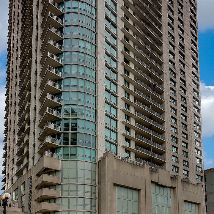 1st image of 125 S Jefferson St #1003